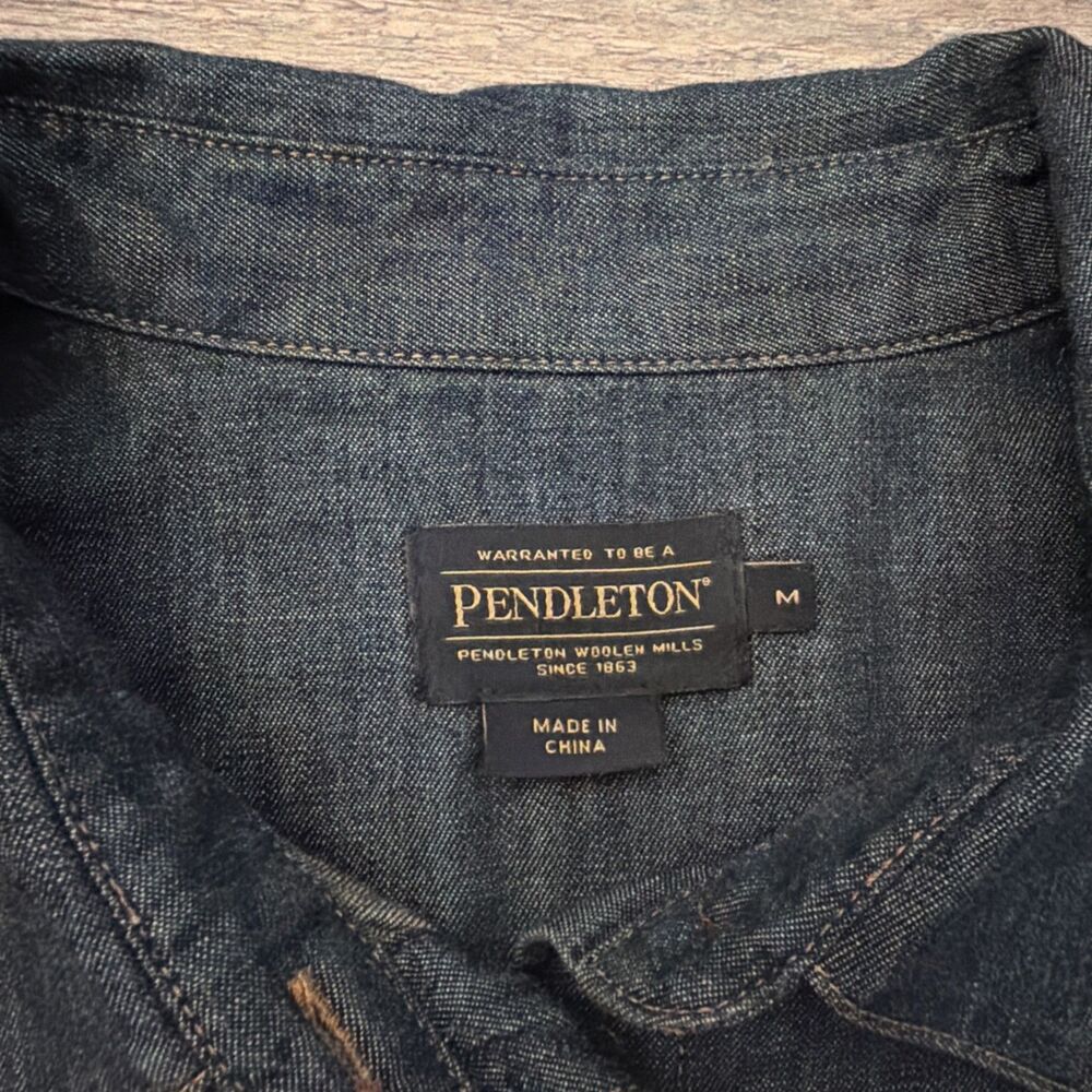 Pendleton Shirt Womens Med Blue Chambray Originals Long Sleeve Button Up Cotton - Picture 3 of 6